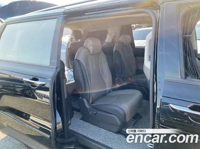 Kia Carnival 2024 — Фото 15/20