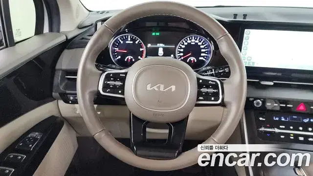Kia Carnival 2022 — Фото 13/20