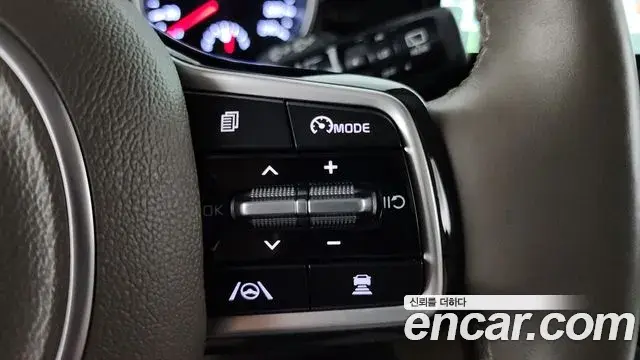 Kia Carnival 2022 — Фото 16/20