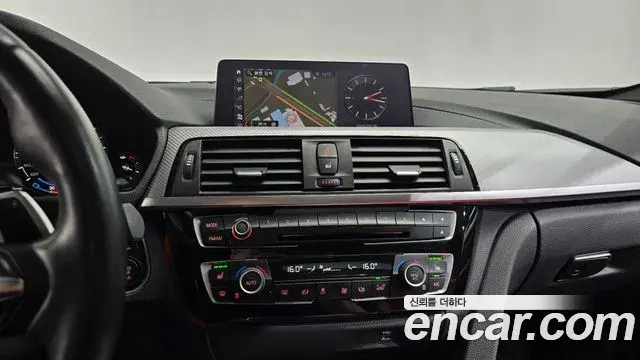 BMW 3 Series 2018 — Фото 12/20