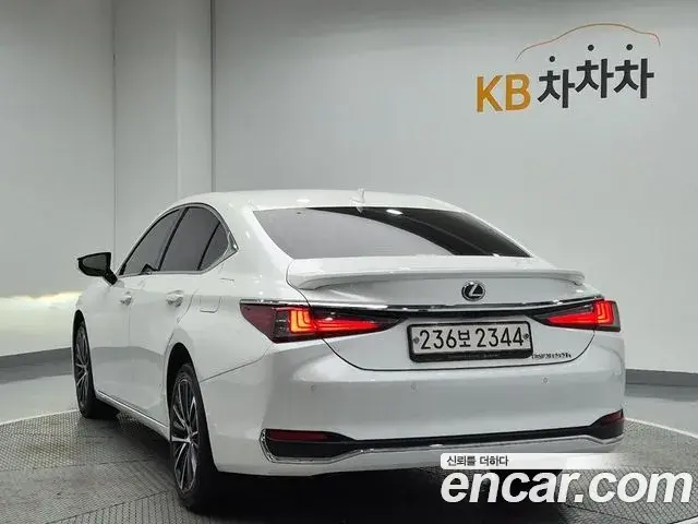Lexus ES300h 2022 — Şəkil 4/19