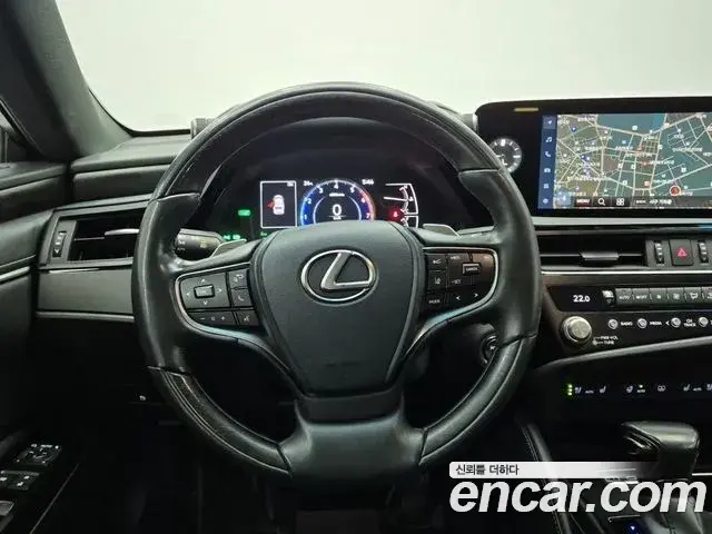 Lexus ES300h 2022 — Şəkil 12/19