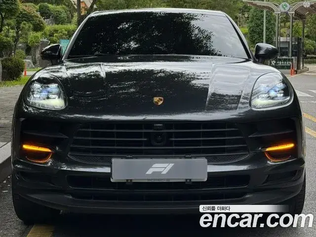 Porsche Macan 2019 — Фото 2/20