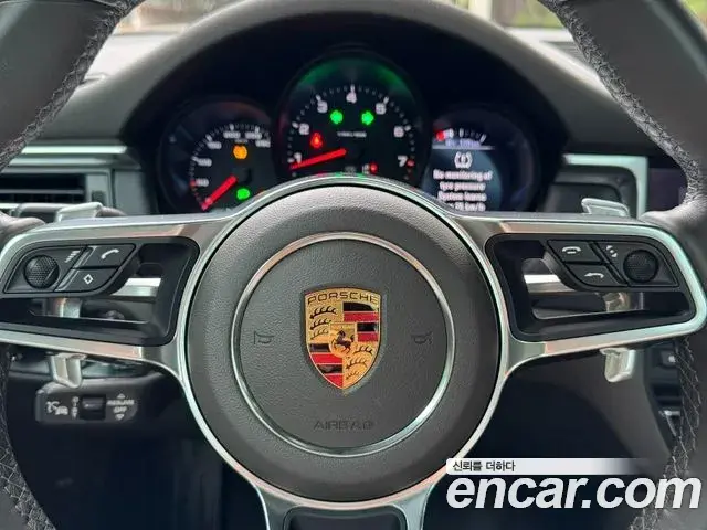 Porsche Macan 2019 — Фото 7/20