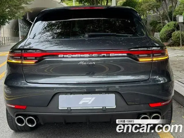 Porsche Macan 2019 — Фото 15/20