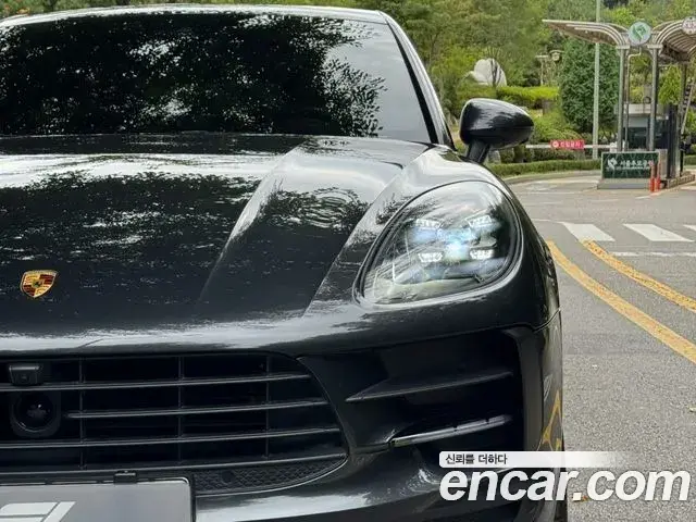 Porsche Macan 2019 — Фото 18/20