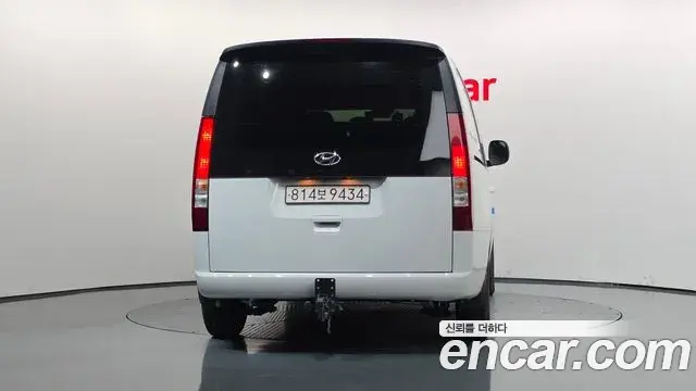 Hyundai Staria 2023 — Фото 4/20