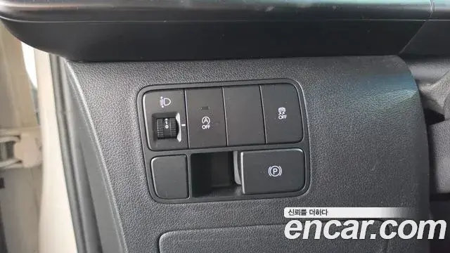 Hyundai Staria 2023 — Фото 18/20