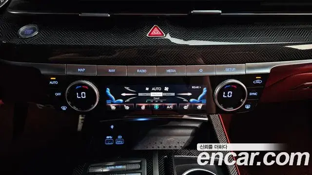 Genesis Electrified G80 2023 — Şəkil 18/20