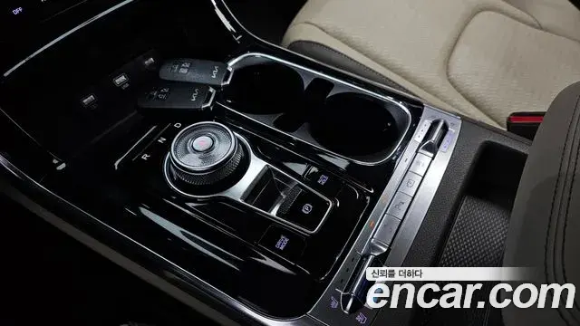 Kia Carnival 2023 — Photo 9/20