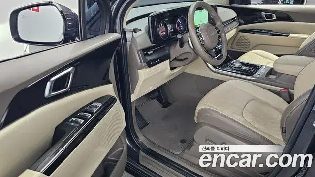 Kia Carnival 2023 — Photo 10/20