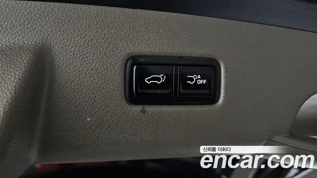 Kia Carnival 2023 — Photo 15/20