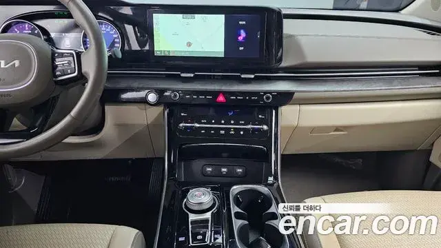 Kia Carnival 2023 — Photo 17/20