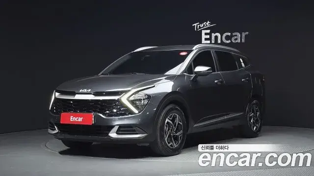 Kia Sportage 2023 — Фото 1/20