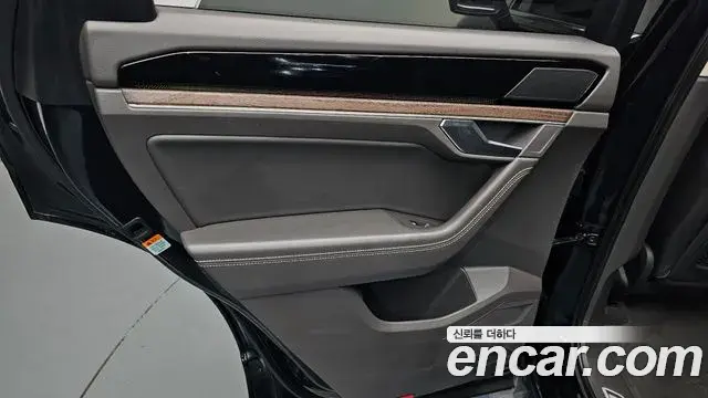 Volkswagen Touareg 2020 — Şəkil 1/36