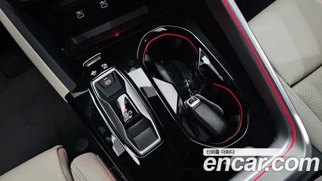 Audi Q5 2025 — Фото 9/20