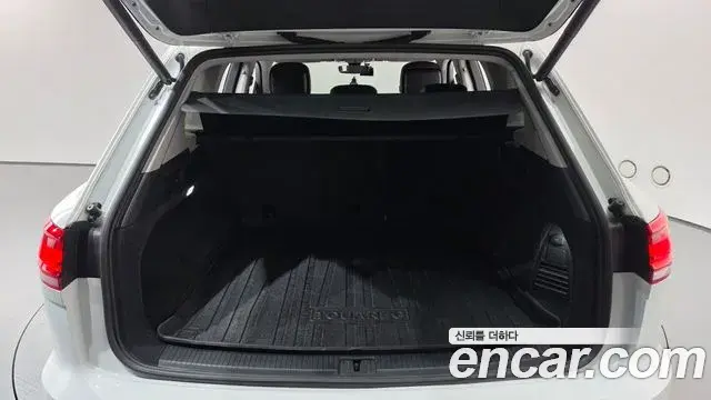 Volkswagen Touareg 2021 — Photo 31/35