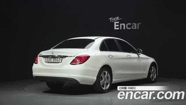 Mercedes-Benz C-Class 2018 — Şəkil 2/20