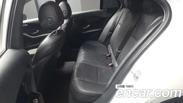 Mercedes-Benz C-Class 2018 — Şəkil 11/20