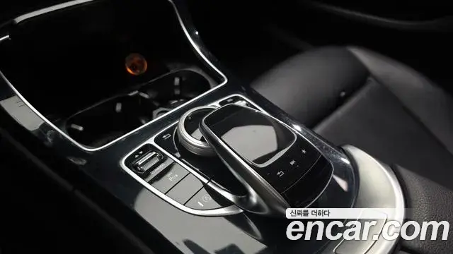 Mercedes-Benz C-Class 2018 — Şəkil 17/20