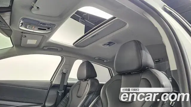 Hyundai Avante 2022 — Photo 17/20