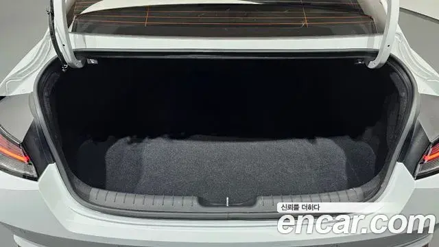 Hyundai Avante 2022 — Photo 18/20