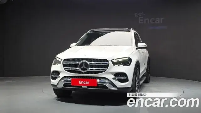 Mercedes-Benz GLE-Class 2023 — Photo 2/20