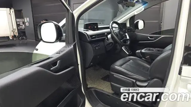 Hyundai Staria 2022 — Фото 10/20