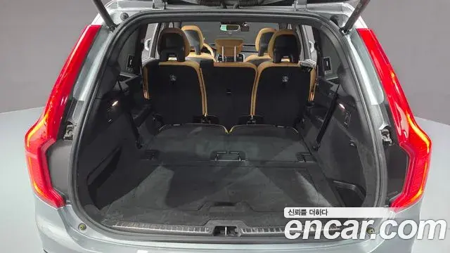 Volvo XC90 2018 — Фото 18/20