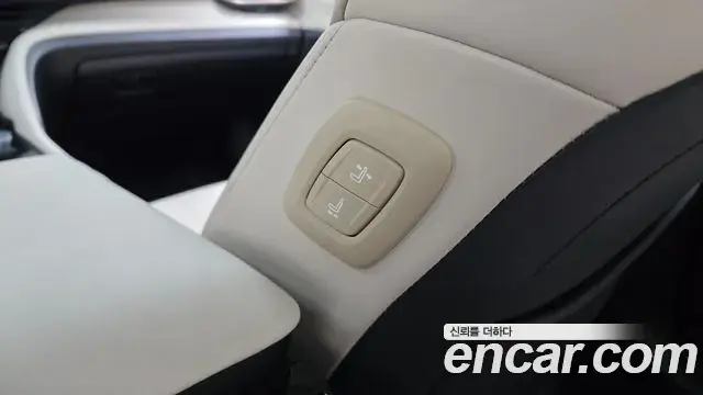 Toyota Crown Crossover 2024 — Photo 13/33