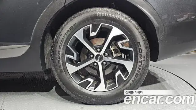 Kia Sportage 2023 — ფოტო 5/34