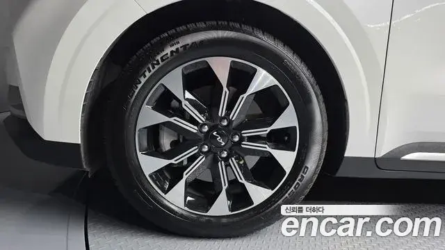 Kia Carnival 2023 — Photo 5/20