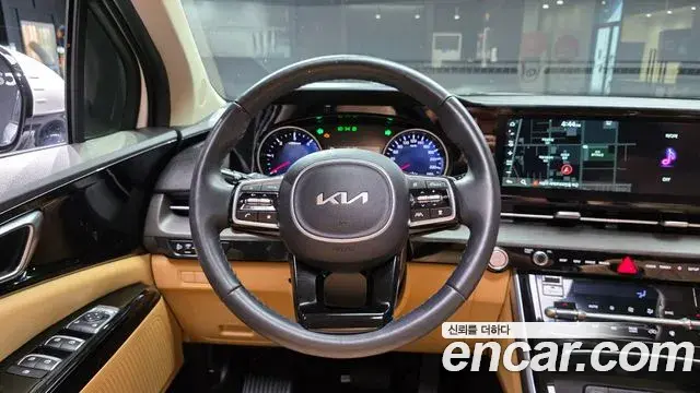 Kia Carnival 2023 — Photo 14/20