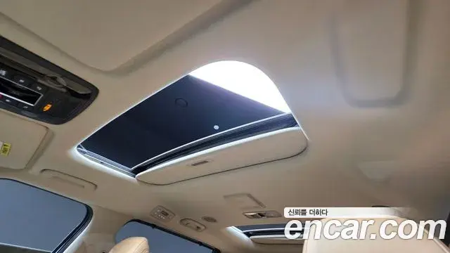 Kia Carnival 2023 — Photo 16/20