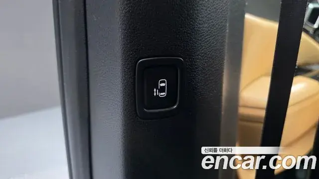 Kia Carnival 2023 — Photo 18/20