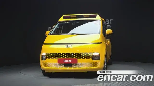 Hyundai Staria 2022 — Photo 3/20