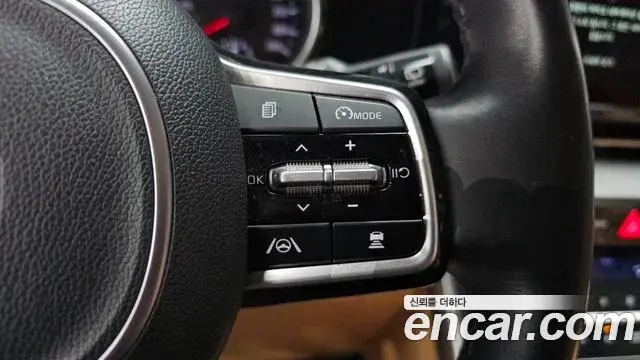 Kia Carnival 2023 — Şəkil 19/20