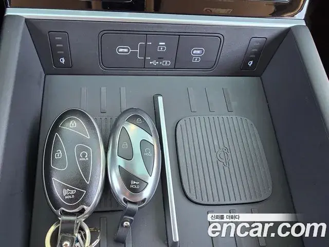 Hyundai Santa Fe 2025 — Фото 19/20