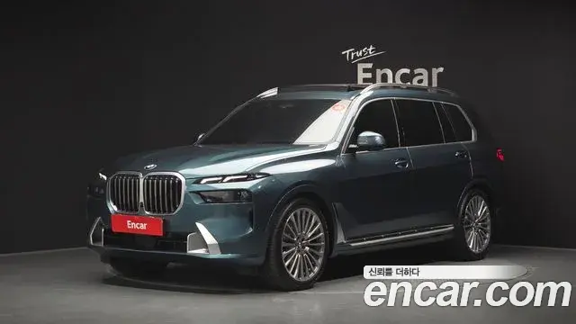 BMW X7 2023 — Фото 1/20