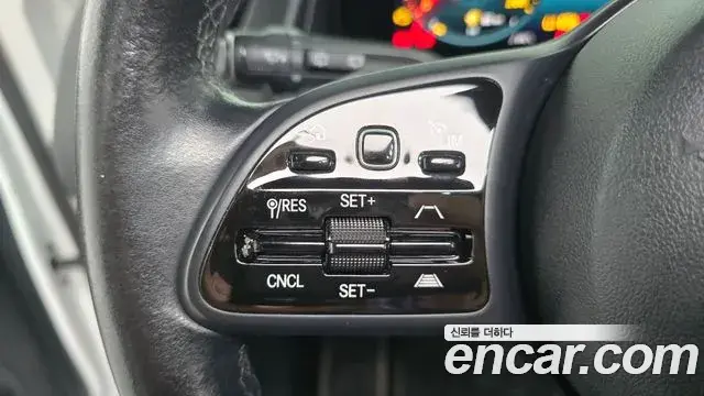 Mercedes-Benz GLB-Class 2021 — Şəkil 16/20