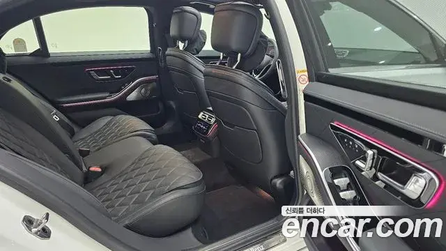 Mercedes-Benz S-Class 2025 — Фото 8/18