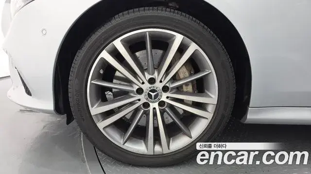 Mercedes-Benz CLS-Class 2019 — Photo 5/20