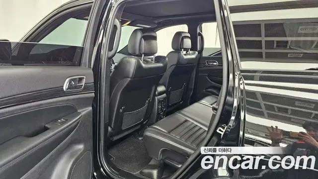 Jeep Grand Cherokee 2021 — Şəkil 11/32