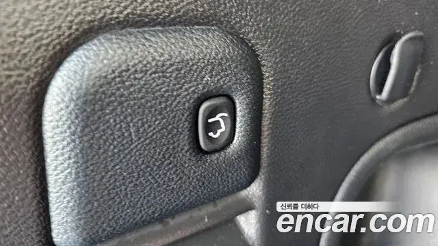Jeep Grand Cherokee 2021 — Şəkil 19/32