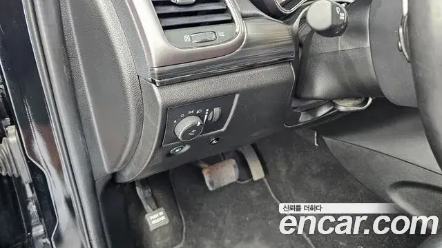 Jeep Grand Cherokee 2021 — Şəkil 10/32