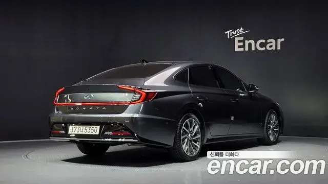 Hyundai Sonata 2023 — Фото 2/20