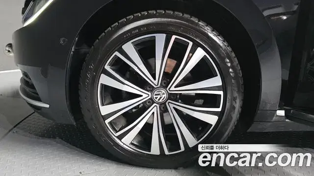 Volkswagen Arteon 2019 — Şəkil 17/30