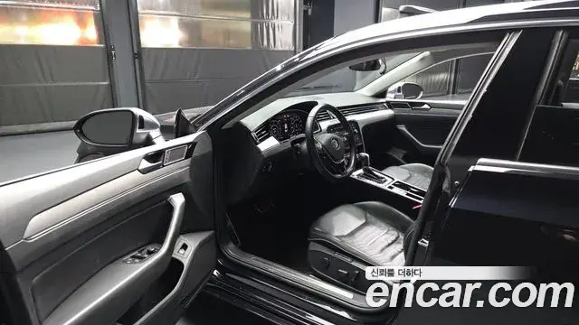 Volkswagen Arteon 2019 — Şəkil 18/30