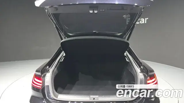 Volkswagen Arteon 2019 — Şəkil 28/30