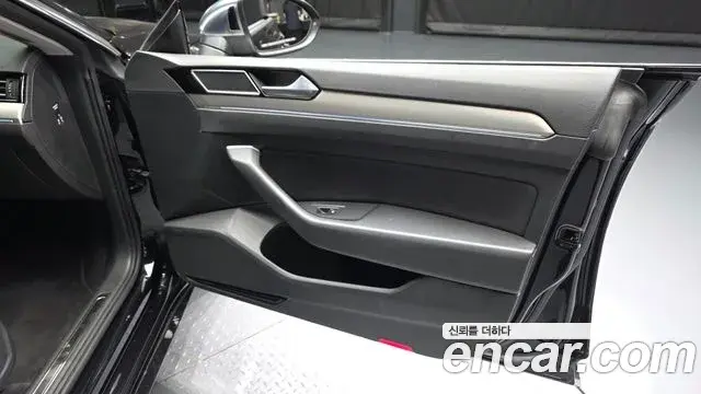 Volkswagen Arteon 2019 — Şəkil 24/30